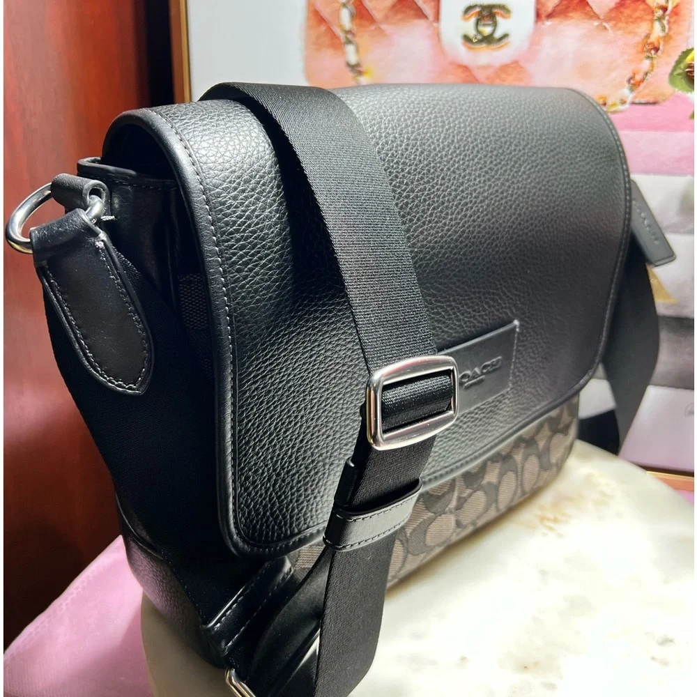 Coach Black Signature Crossbody Messenger Bag for Men
